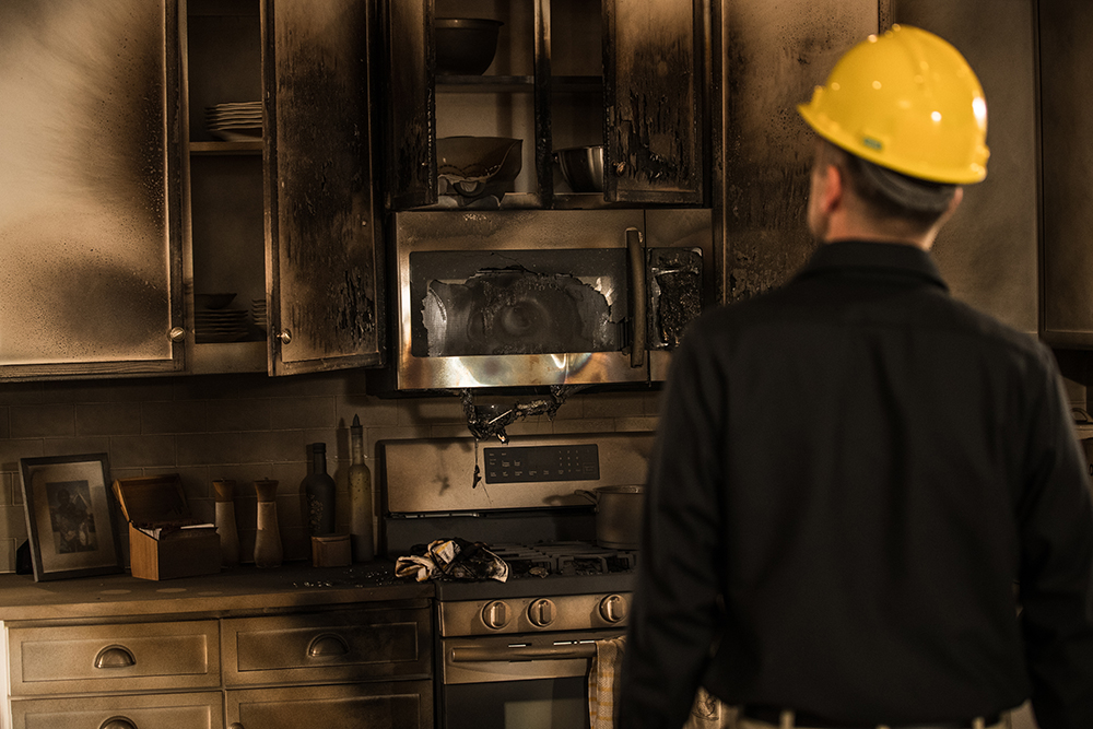 RESTAURATION SUITE AUX DOMMAGES CAUSES PAR UN FEU DE CUISINE